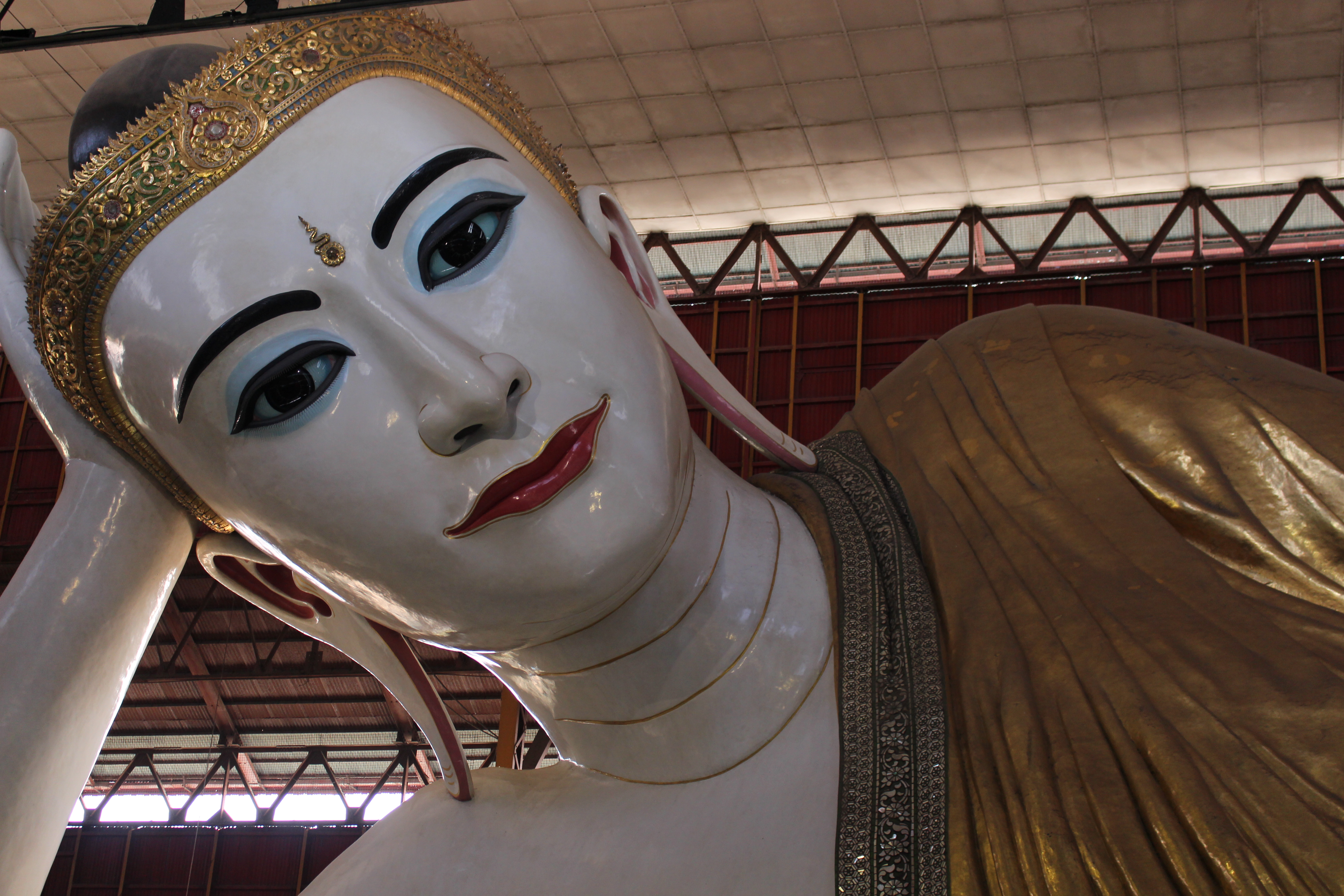 Yangon Stopover, Reclining Buddha Chaukhtatkyi
