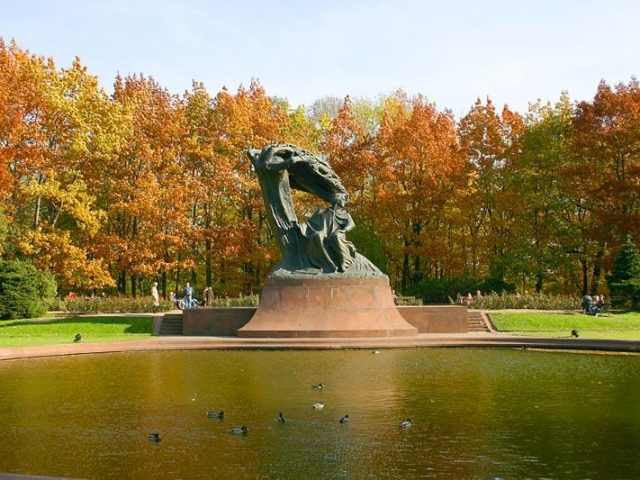 Highlights of Poland - Lazienki Park, Chopin Monument, Warsaw, Poland