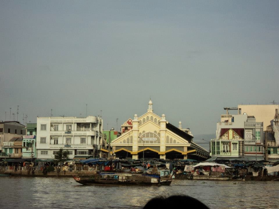 Phnom Penh to Saigon, River Scene