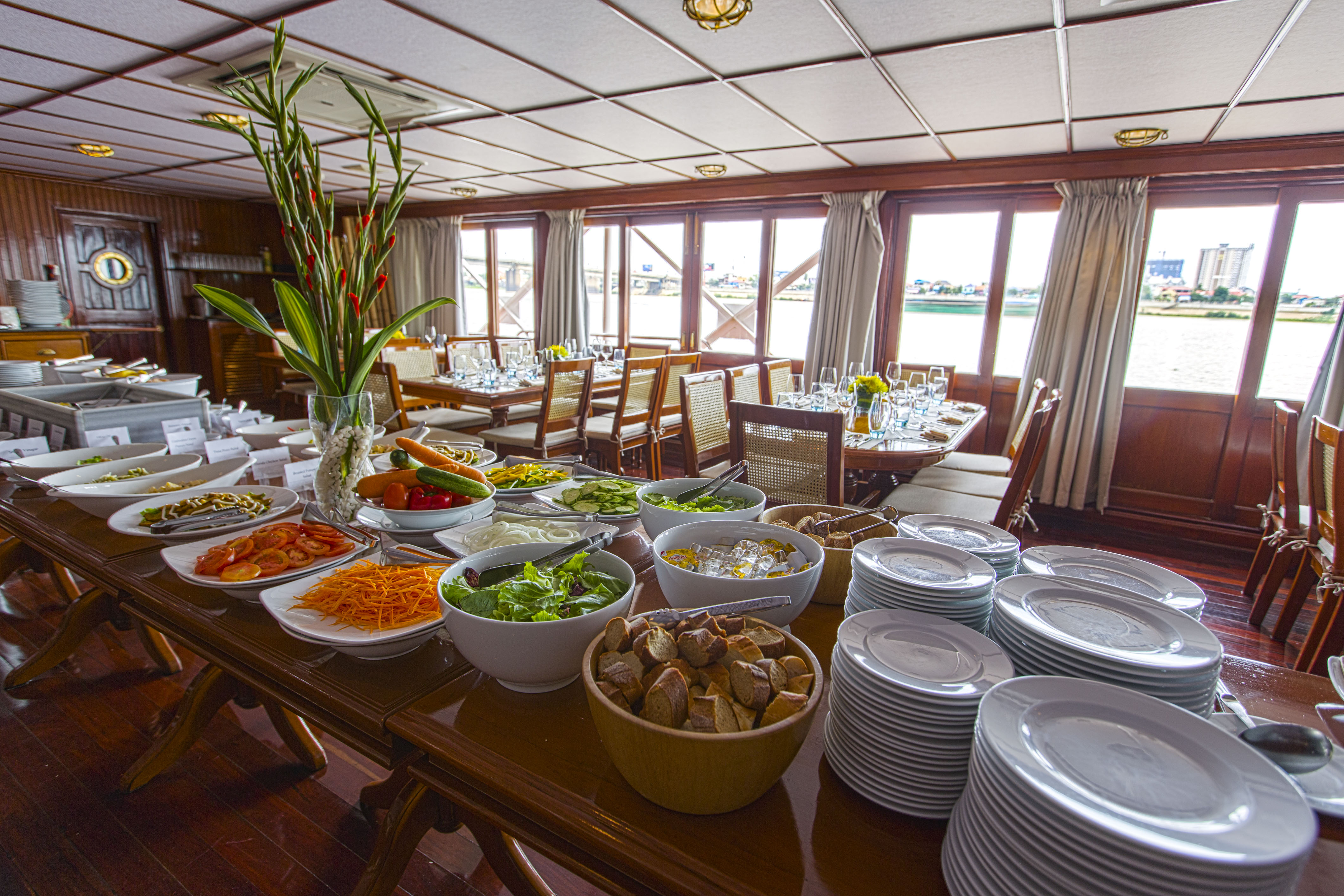 Pandaw River Expedition, RV Tonle Pandaw, Dining Room