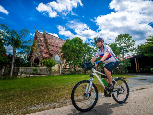 Explore the Highlights of Northern Thailand by bike